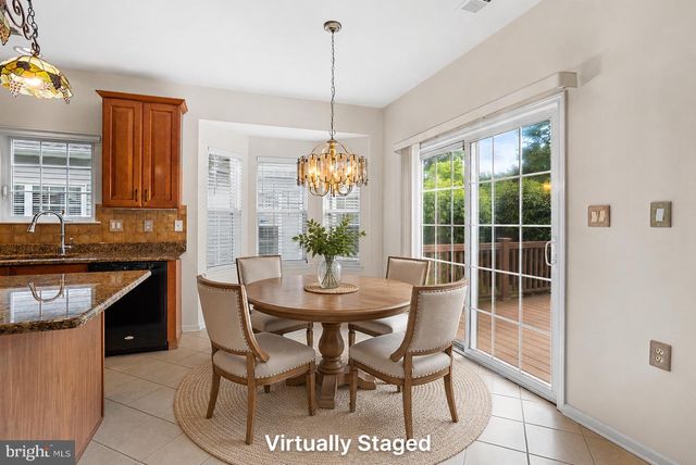 28 RAINFLOWER LN, West Windsor, NJ 08550