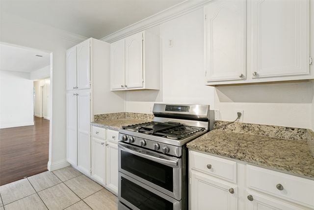 1904 Old Kirk Road, Bedford, TX 76022