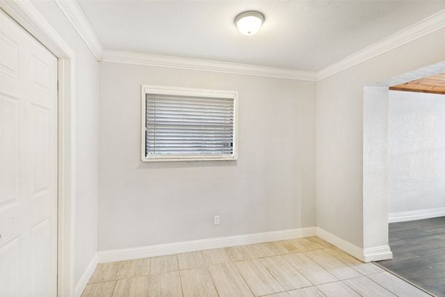 1904 Old Kirk Road, Bedford, TX 76022