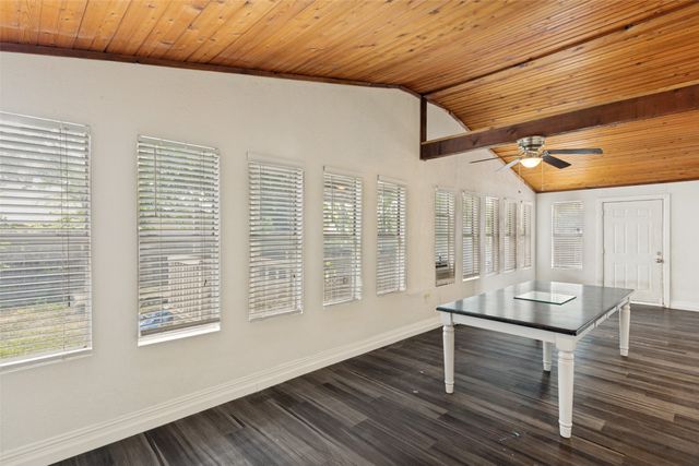 1904 Old Kirk Road, Bedford, TX 76022