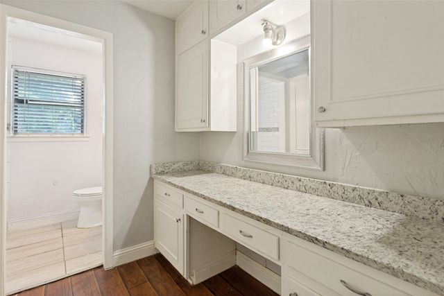 1904 Old Kirk Road, Bedford, TX 76022
