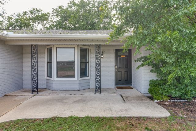 1904 Old Kirk Road, Bedford, TX 76022