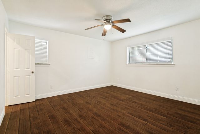 1904 Old Kirk Road, Bedford, TX 76022