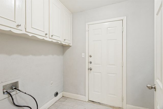 1904 Old Kirk Road, Bedford, TX 76022