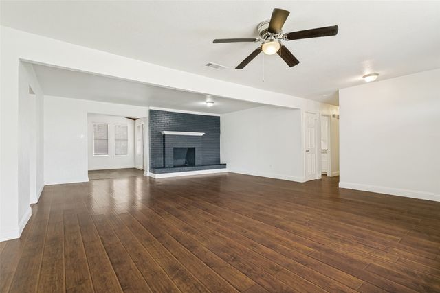 1904 Old Kirk Road, Bedford, TX 76022