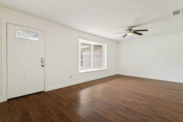 1904 Old Kirk Road, Bedford, TX 76022