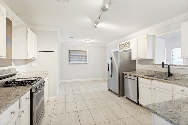 1904 Old Kirk Road, Bedford, TX 76022