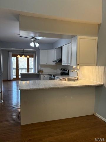 13721 La Conte Court, St Louis, MO 63128