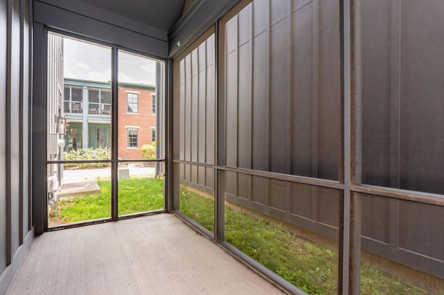 978 Summit Street, Columbus, OH 43201