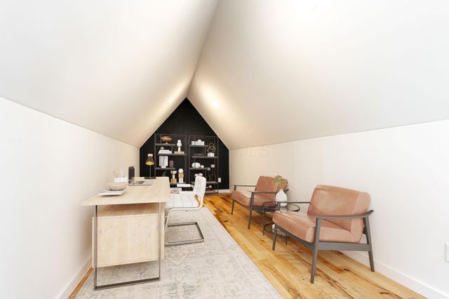 978 Summit Street, Columbus, OH 43201