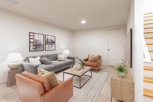 978 Summit Street, Columbus, OH 43201