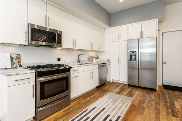 978 Summit Street, Columbus, OH 43201