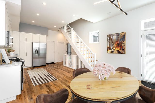 978 Summit Street, Columbus, OH 43201