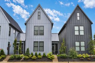 978 Summit Street, Columbus, OH 43201