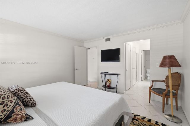 6273 Bay Club Dr 2, Fort Lauderdale, FL 33308
