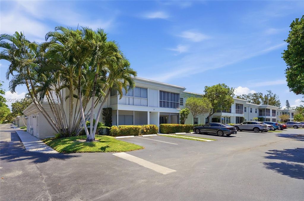 6273 Bay Club Dr 2, Fort Lauderdale, FL 33308