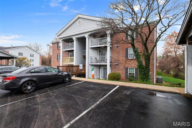 7409 Triwoods Drive G, Shrewsbury, MO 63119