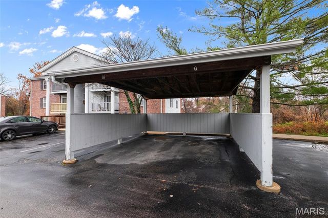 7409 Triwoods Drive G, Shrewsbury, MO 63119