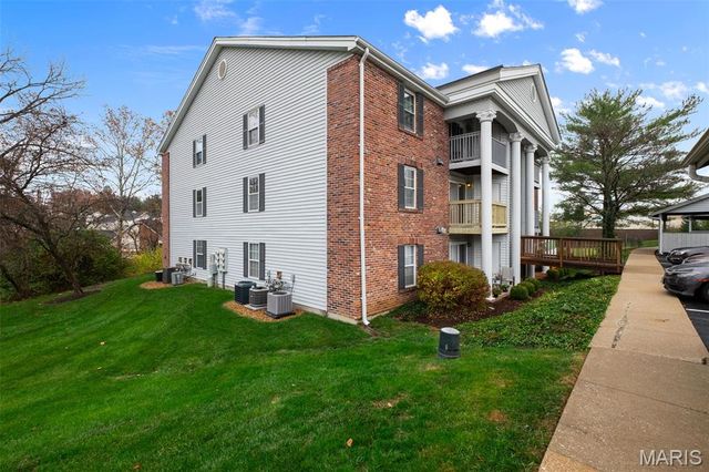 7409 Triwoods Drive G, Shrewsbury, MO 63119