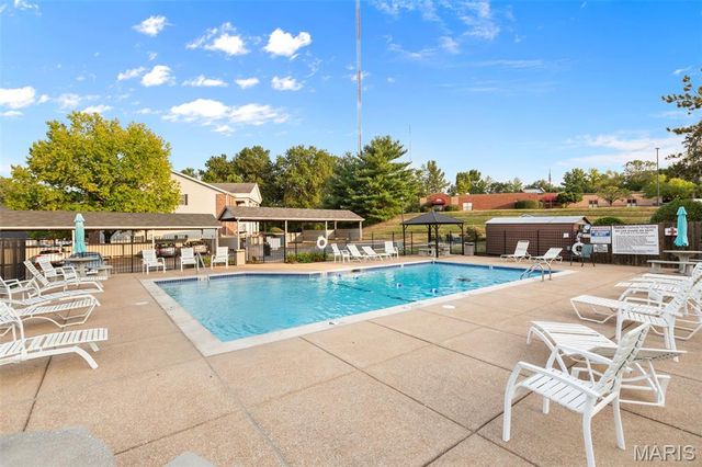 7409 Triwoods Drive G, Shrewsbury, MO 63119