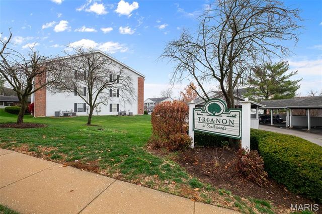 7409 Triwoods Drive G, Shrewsbury, MO 63119