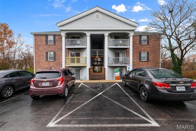 7409 Triwoods Drive G, Shrewsbury, MO 63119