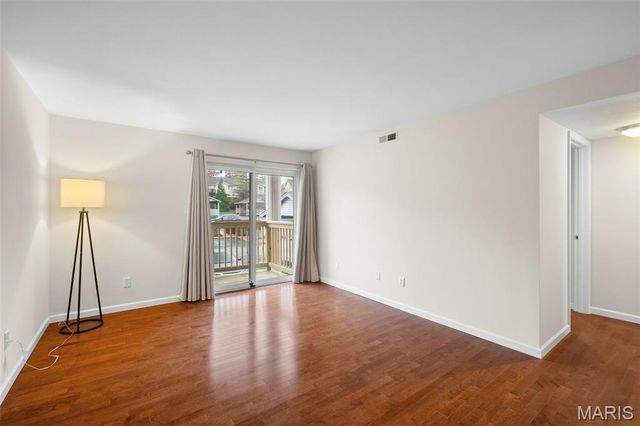 7409 Triwoods Drive G, Shrewsbury, MO 63119