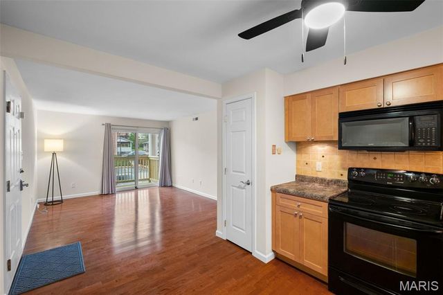 7409 Triwoods Drive G, Shrewsbury, MO 63119