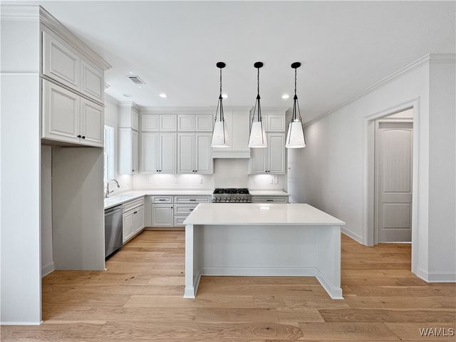 1590 Stillwater, Tuscaloosa, AL 35406