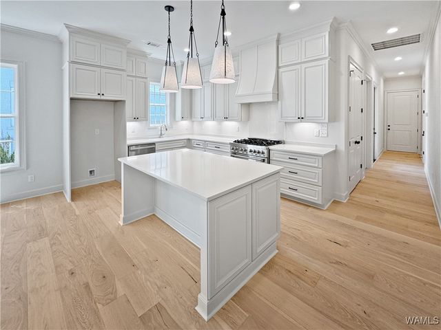 1590 Stillwater, Tuscaloosa, AL 35406