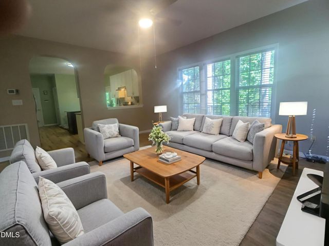 1011 Scotsburg Trail, Hillsborough, NC 27278