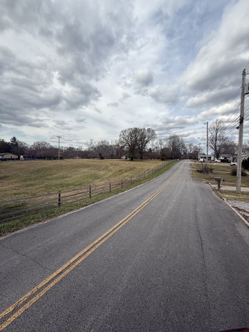 202 Oak Hill Dr, Mcminnville, TN 37110