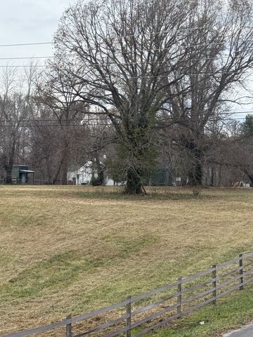 202 Oak Hill Dr, Mcminnville, TN 37110