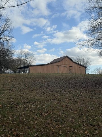 202 Oak Hill Dr, Mcminnville, TN 37110