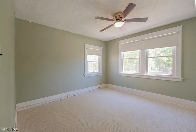 227 Roselawn Avenue NE, Warren, OH 44483