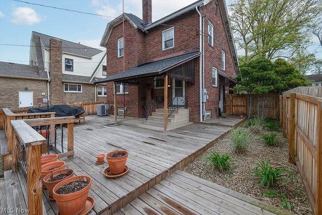 227 Roselawn Avenue NE, Warren, OH 44483