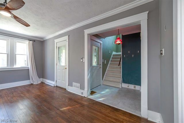 227 Roselawn Avenue NE, Warren, OH 44483