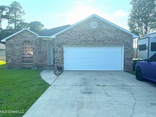3613 N 7th Street, Ocean Springs, MS 39564
