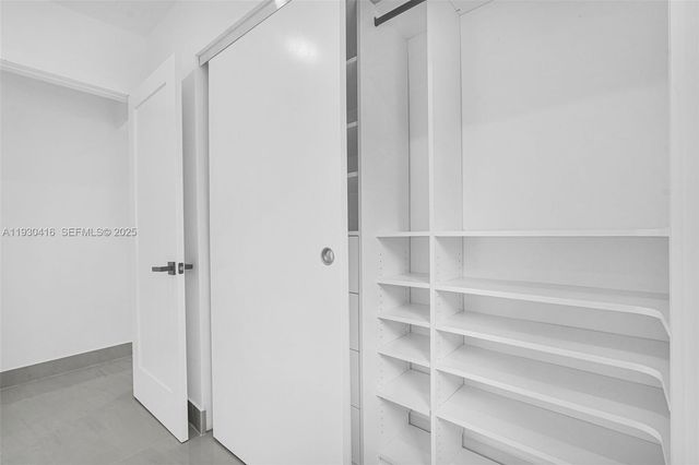 998 SW 11th St, Miami, FL 33129