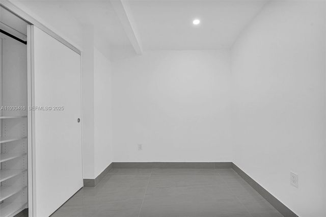 998 SW 11th St, Miami, FL 33129