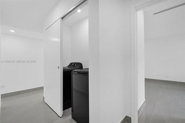 998 SW 11th St, Miami, FL 33129