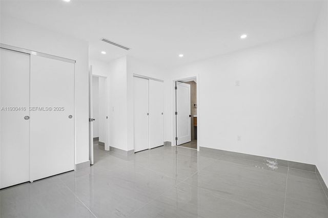 998 SW 11th St, Miami, FL 33129