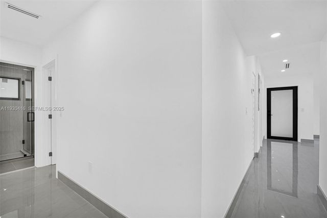 998 SW 11th St, Miami, FL 33129