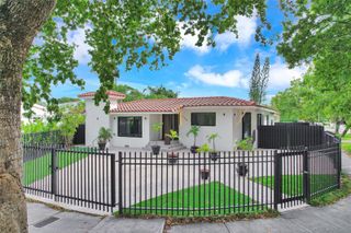 998 SW 11th St, Miami, FL 33129