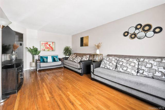 87-14 169th Street, Jamaica Hills, NY 11432