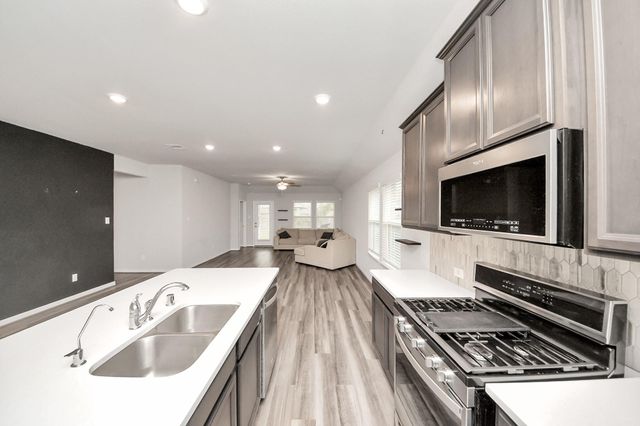 518 Ellwood Terrace Lane, Richmond, TX 77406