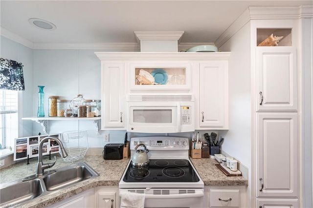 3152 Indian Village LN, North Fort Myers, FL 33917