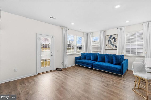 14 PEREGRINE WAY, Burlington, NJ 08016