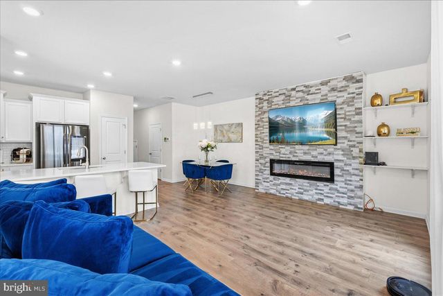 14 PEREGRINE WAY, Burlington, NJ 08016