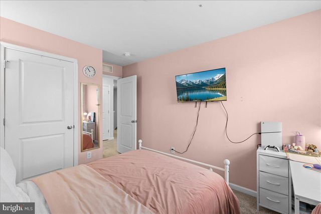 14 PEREGRINE WAY, Burlington, NJ 08016